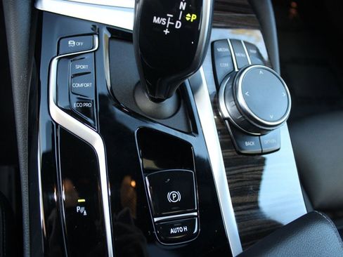 Used 2023 BMW 530i w/ Premium Package image 17