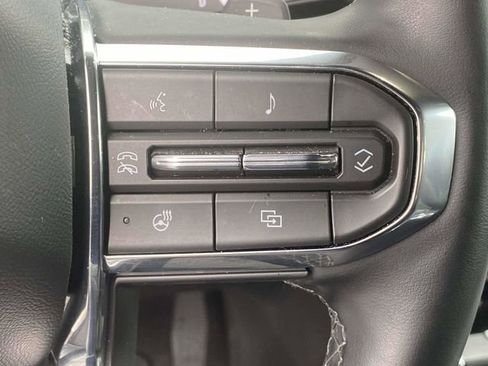 Used 2025 GMC Acadia Elevation image 24