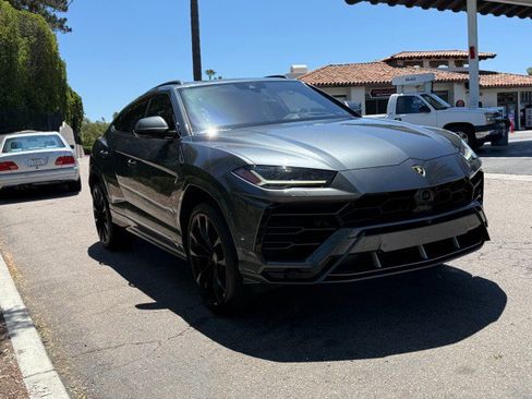 Used 2019 Lamborghini Urus AWD/4WD image 6