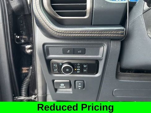 Used 2023 Ford Expedition Platinum AWD/4WD image 19
