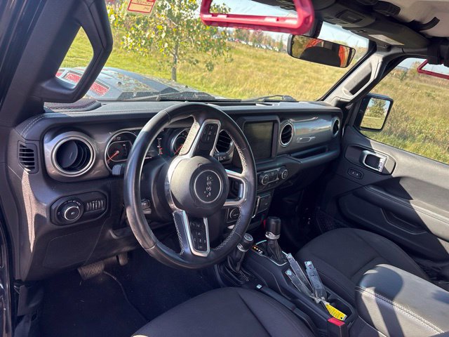 Used 2018 Jeep Wrangler Unlimited Sahara w/ Uconnect 4C Nav & Sound Group AWD/4WD image 10