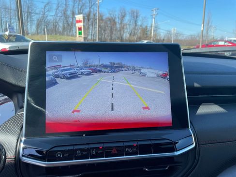 Used 2025 Jeep Compass Trailhawk image 20