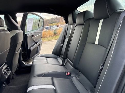 Used 2025 Toyota Camry SE image 22