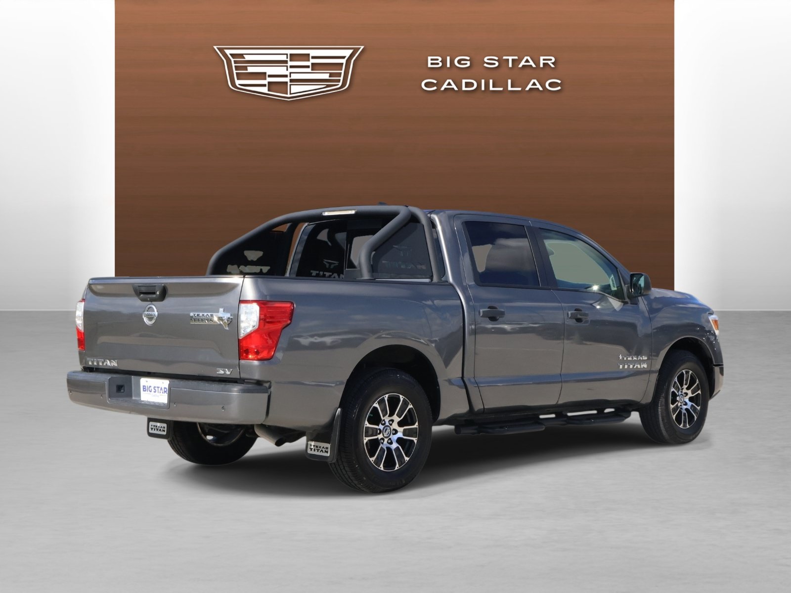 Used 2022 Nissan Titan SV w/ SV Convenience Package RWD image 5