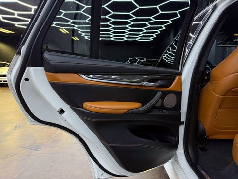 Used 2015 BMW X5 M image 17