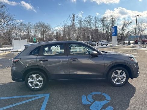 Used 2023 Honda HR-V LX image 9