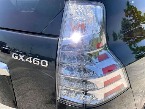 Used 2023 Lexus GX 460 Premium w/ Premium Package AWD/4WD image 30