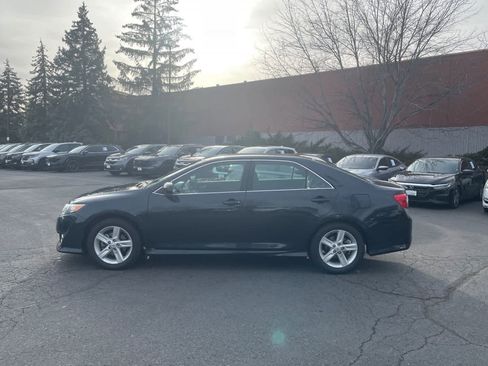 Used 2014 Toyota Camry L image 5