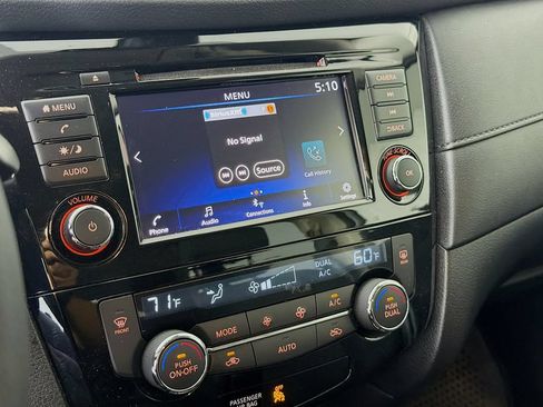 Used 2020 Nissan Rogue SV FWD image 15