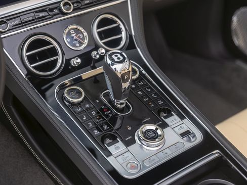 Certified 2024 Bentley Continental GT V8 AWD/4WD image 34