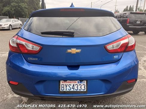 Used 2018 Chevrolet Cruze LT FWD image 6