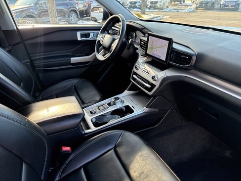 Used 2023 Ford Explorer XLT w/ Equipment Group 202A image 31