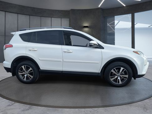 Used 2017 Toyota RAV4 XLE image 7