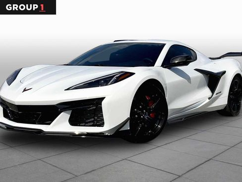 Used 2025 Chevrolet Corvette Z06 w/ Z07 Performance Package RWD image 1
