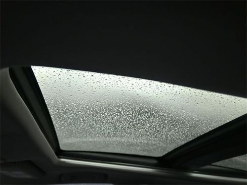 Used 2018 Toyota Camry XSE image 19