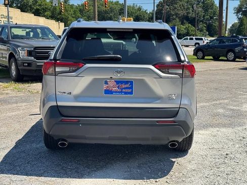 Used 2022 Toyota RAV4 XLE AWD/4WD image 4