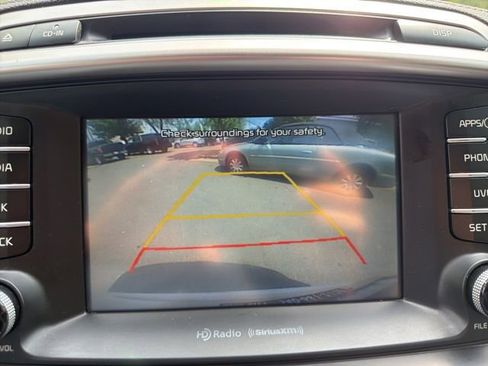 Used 2018 Kia Sorento LX image 15