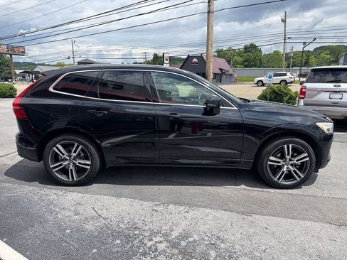 Used 2018 Volvo XC60 T5 Momentum w/ Vision Package AWD/4WD image 7