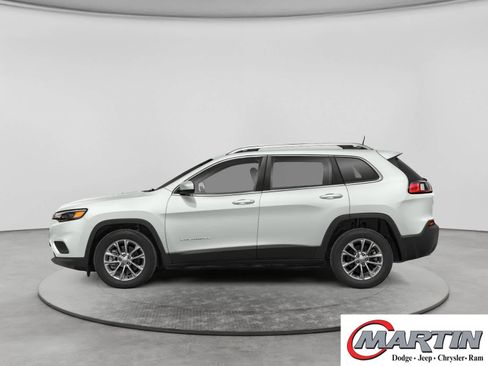 Used 2019 Jeep Cherokee Latitude w/ Popular Appearance Group AWD/4WD image 3