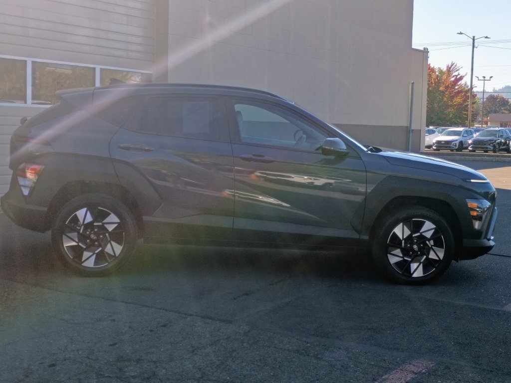 Certified 2025 Hyundai Kona SEL AWD/4WD image 3