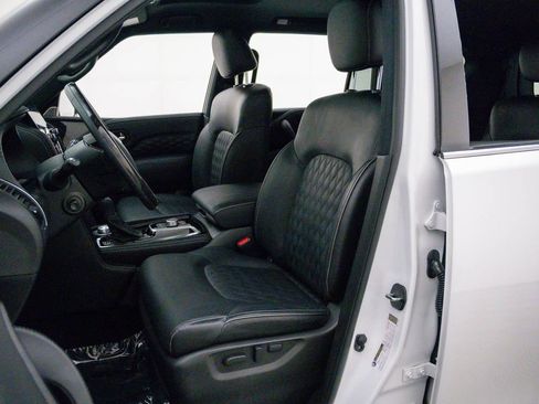 Used 2024 INFINITI QX80 Sensory image 16