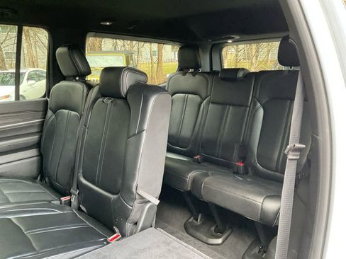 Used 2024 Jeep Wagoneer Series II w/ Flexible Seating Group image 29