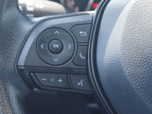 Used 2025 Toyota RAV4 XLE AWD/4WD image 9