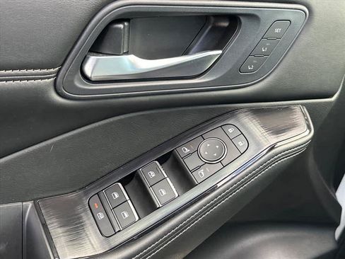 Used 2023 Nissan Rogue SL w/ SL Premium Package FWD image 15