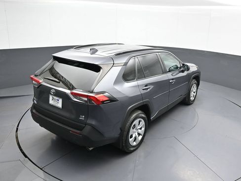 Used 2021 Toyota RAV4 LE AWD/4WD image 37