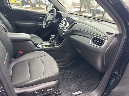 Used 2023 Chevrolet Equinox Premier image 31