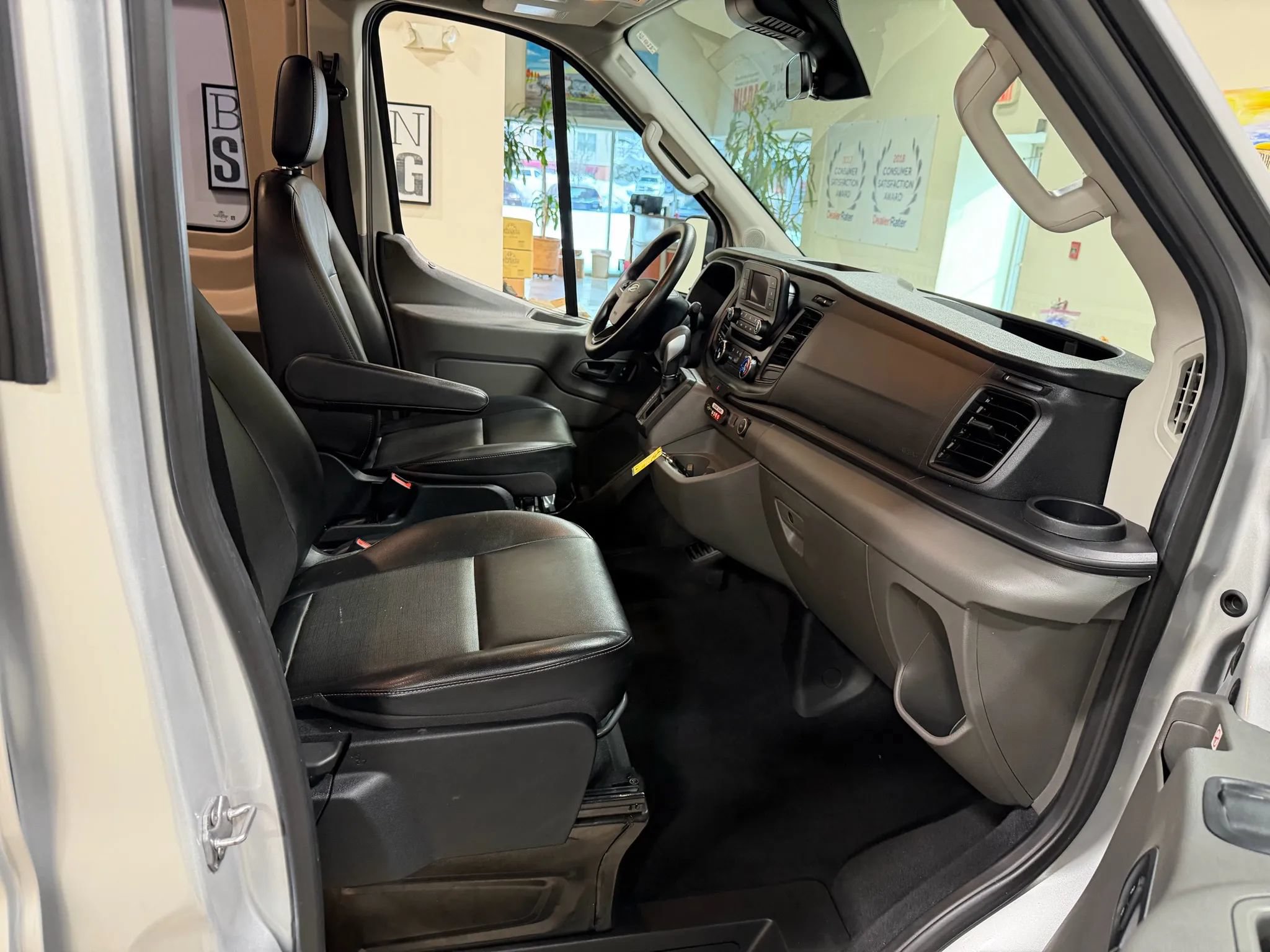 Used 2020 Ford Transit 250 Medium Roof RWD image 30