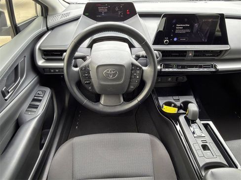 Used 2023 Toyota Prius Limited image 11