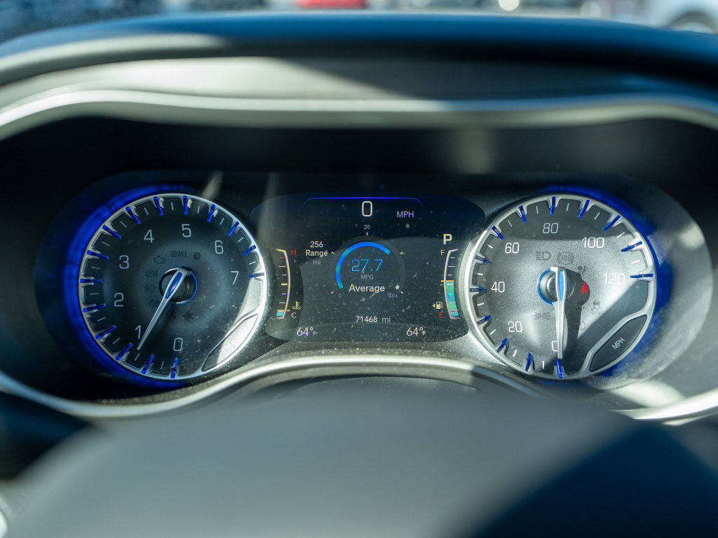 Used 2023 Chrysler Pacifica Touring-L FWD image 29
