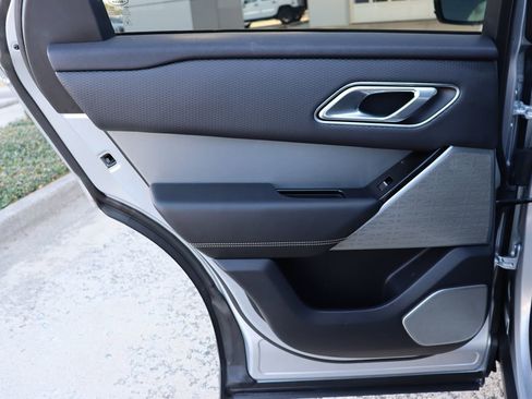 Used 2018 Land Rover Range Rover Velar R-Dynamic SE image 50