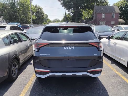 Used 2023 Kia Sportage LX AWD/4WD image 8
