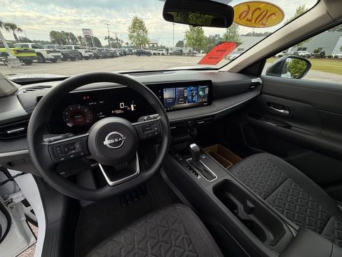 Used 2026 Nissan Kicks SV FWD image 17