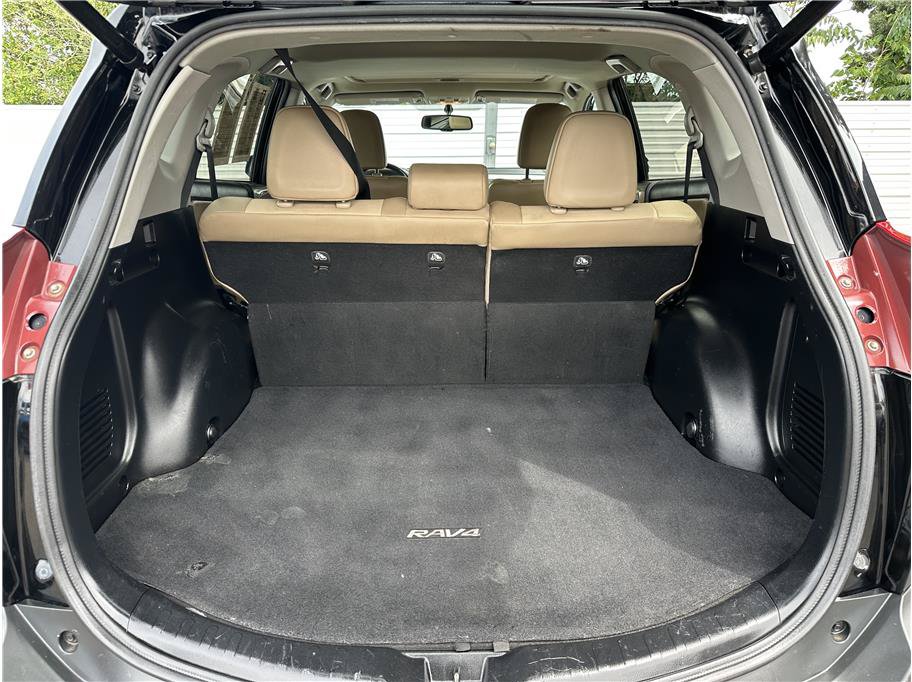 Used 2015 Toyota RAV4 Limited AWD/4WD image 31