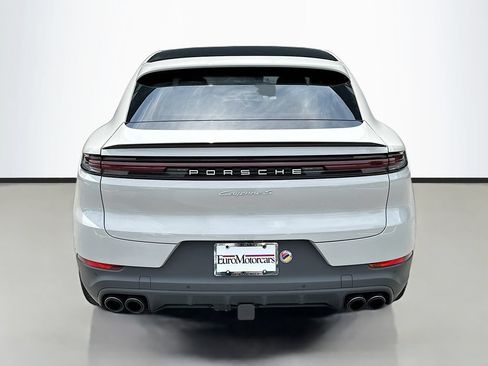 Certified 2026 Porsche Cayenne S AWD/4WD image 10