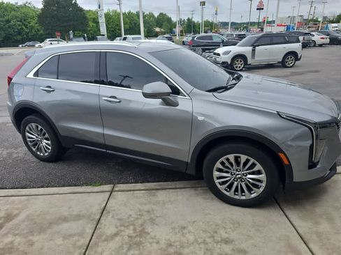 Used 2024 Cadillac XT4 Premium Luxury AWD/4WD image 2