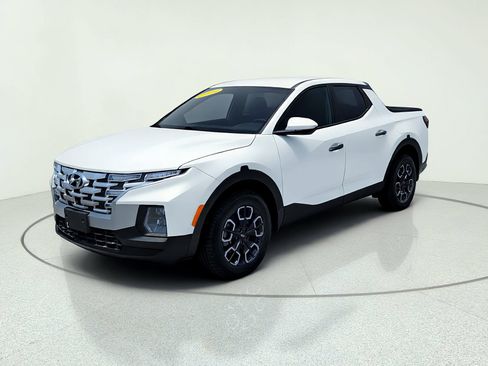 Used 2024 Hyundai Santa Cruz SE FWD image 2
