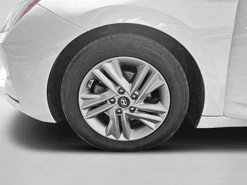 Used 2019 Hyundai Elantra Value Edition w/ Cargo Package FWD image 10