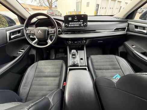 Used 2022 Mitsubishi Outlander SE image 21
