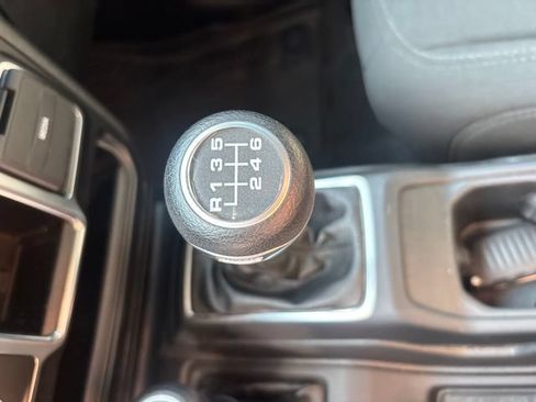 Used 2021 Jeep Gladiator Sport AWD/4WD image 14