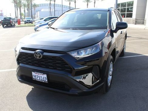 Used 2021 Toyota RAV4 LE w/ Carpet Mat Package (TMS) FWD image 4