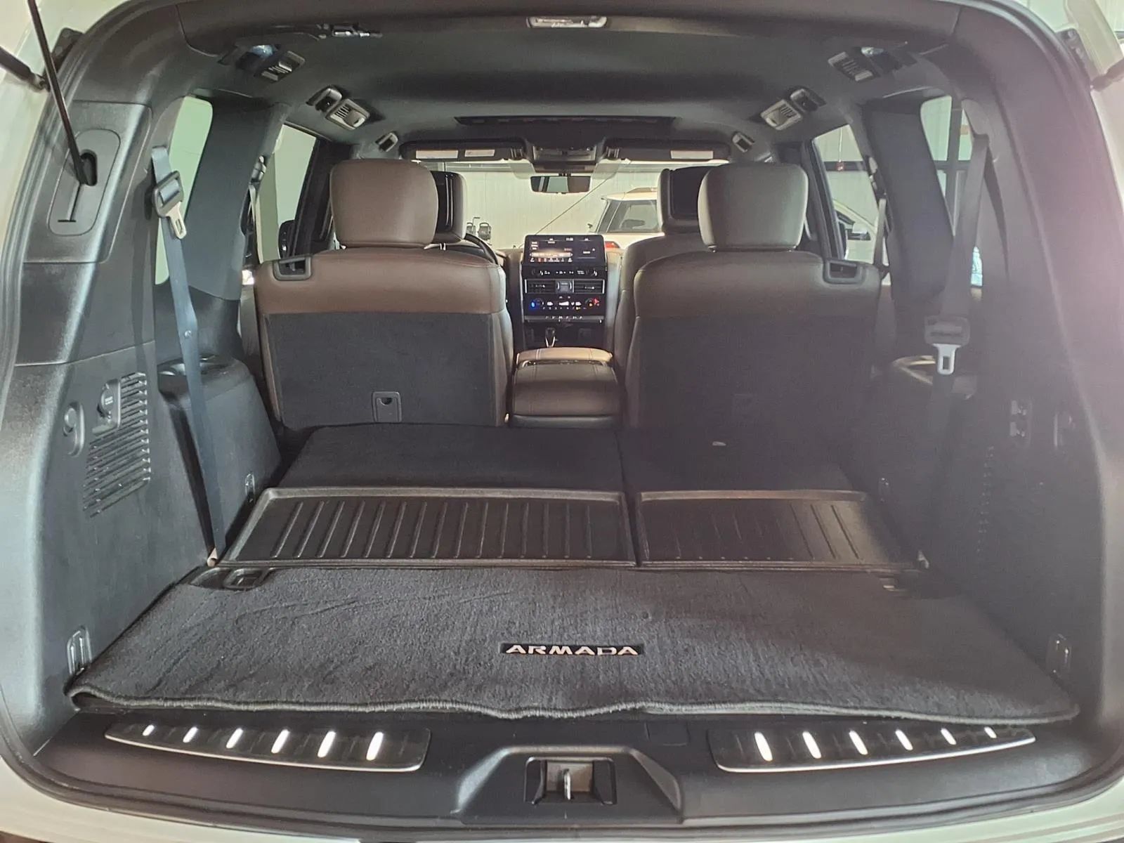 Used 2022 Nissan Armada Platinum w/ Captain's Chairs Package AWD/4WD image 7