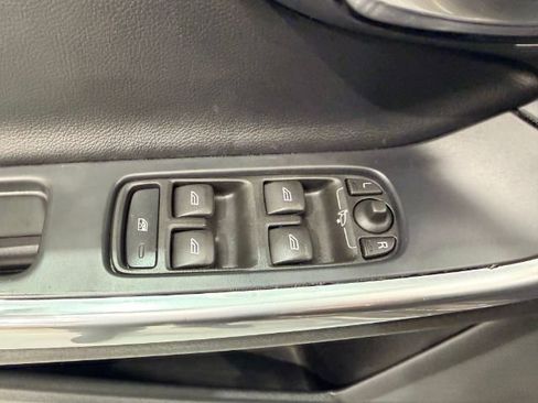 Used 2015 Volvo V60 T5 Cross Country image 19