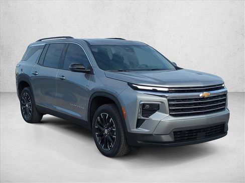 New 2026 Chevrolet Traverse LT w/ Sun and Wheel Package FWD image 7