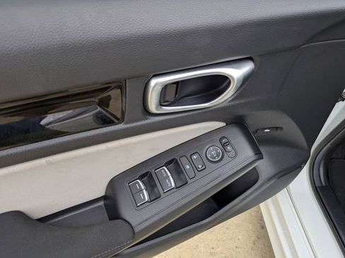 Used 2024 Honda Civic EX image 9