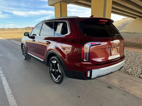 Used 2023 Kia Telluride EX image 5