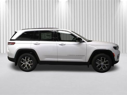 New 2025 Jeep Grand Cherokee Limited w/ Luxury Tech Group II image 2
